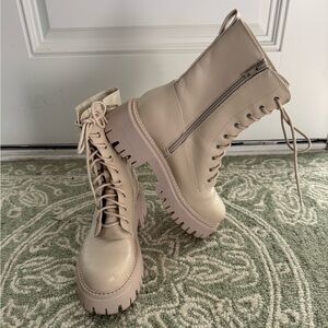 MADDEN GIRL Womens Size 9M Stylish Nude Lace-Up Boots Waffle Sole Chunky Heel